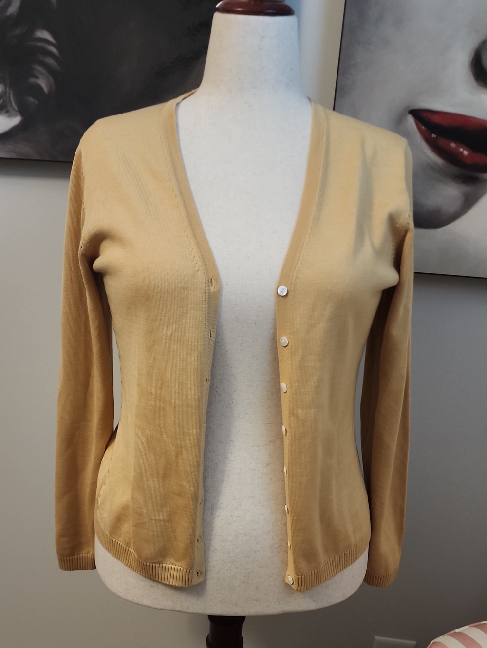 Brooks Brothers Women’s Camel/Tan Lightweight V-Neck Cardigan Size L
